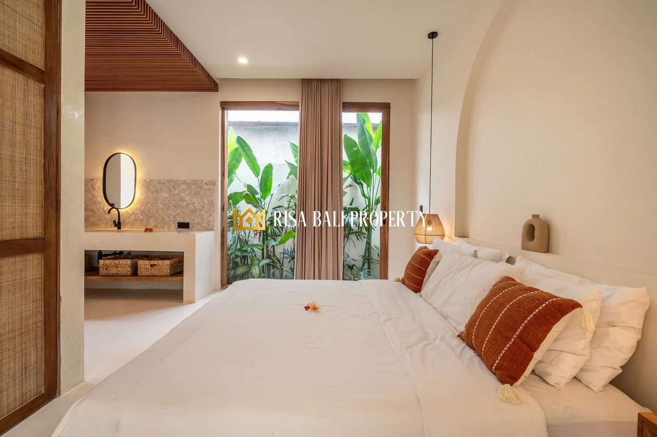 MODERN MEDITERRANEAN 3-BEDROOM