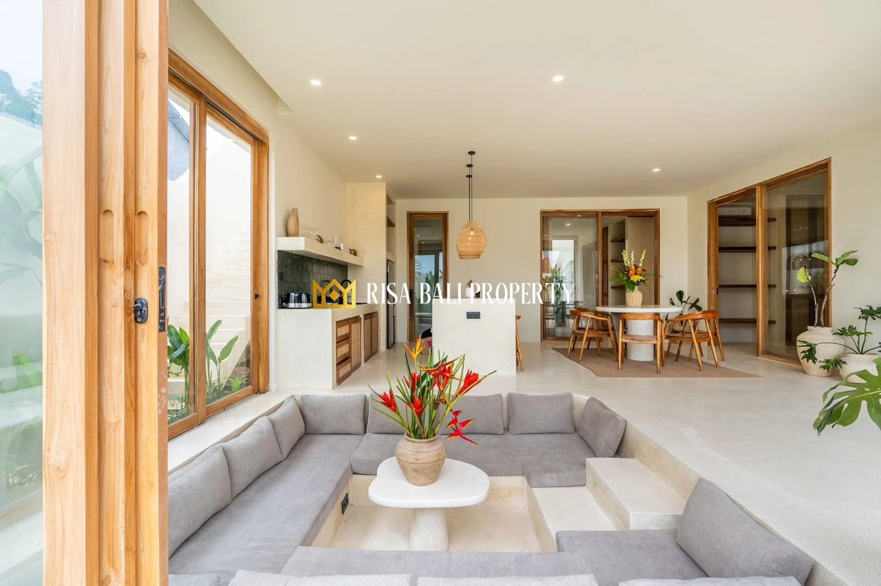 MODERN MEDITERRANEAN 3-BEDROOM