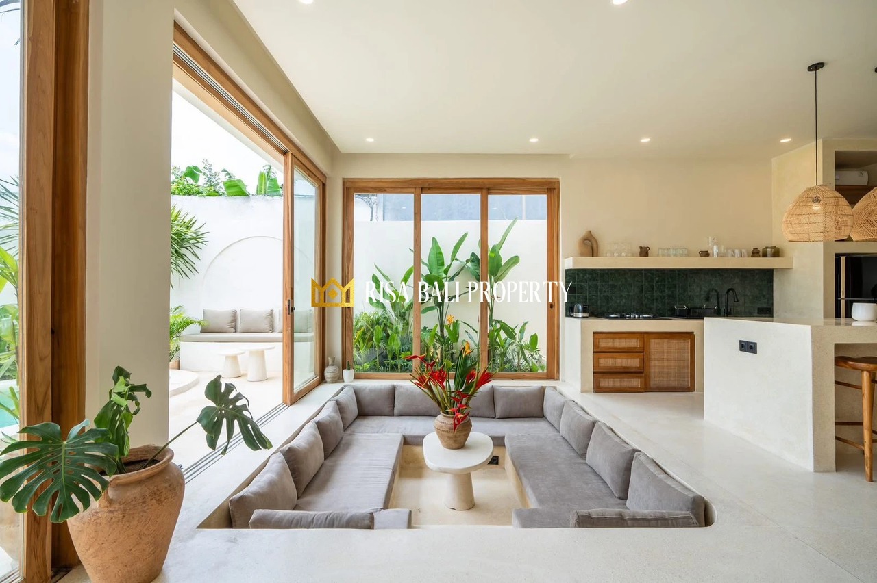 MODERN MEDITERRANEAN 3-BEDROOM