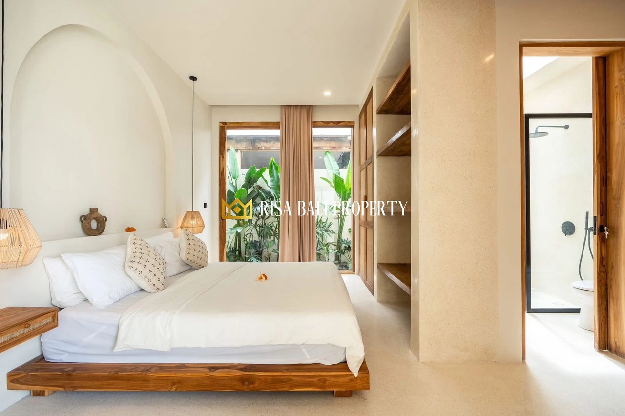 MODERN MEDITERRANEAN 3-BEDROOM