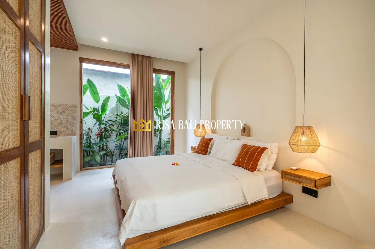 MODERN MEDITERRANEAN 3-BEDROOM