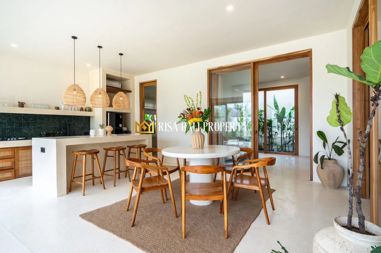 MODERN MEDITERRANEAN 3-BEDROOM
