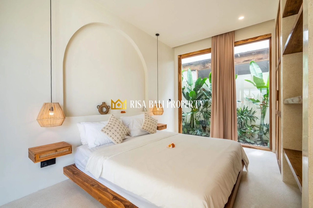 MODERN MEDITERRANEAN 3-BEDROOM