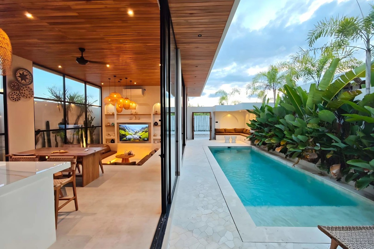 🌴 Elegant 3BR Tropical Villa