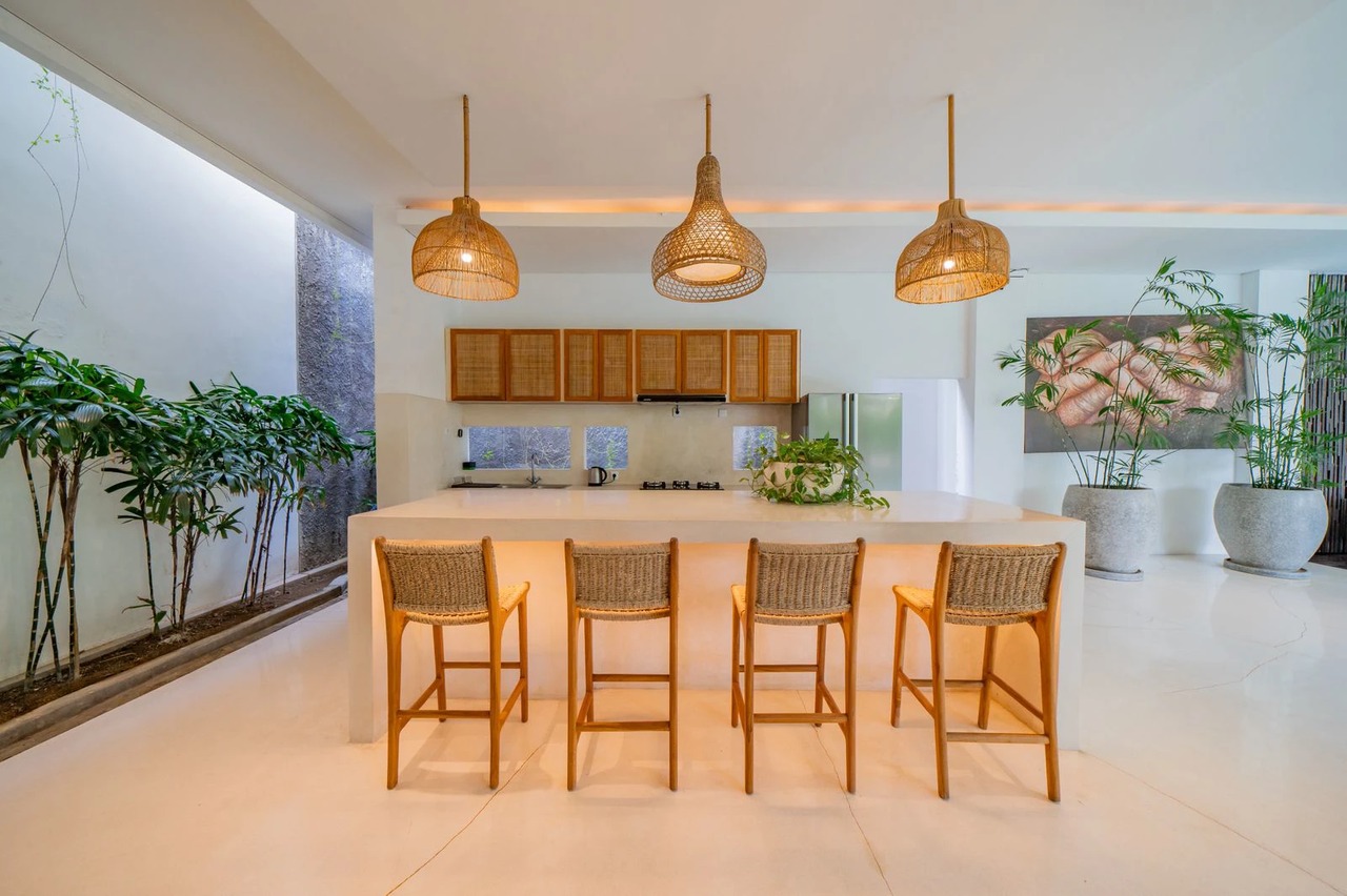 Luxury 5BR Villa with Rooftop & Spa