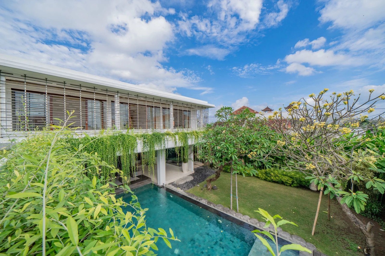 Luxury 5BR Villa with Rooftop & Spa