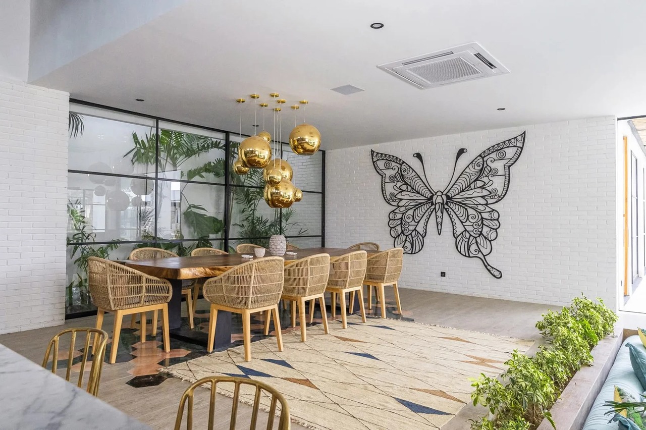 5 BEDROOM VILLA IN TUMBAK BAYUH