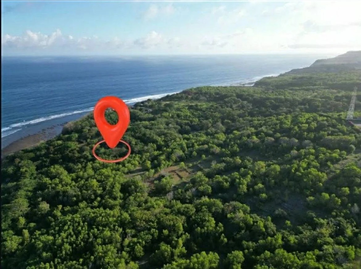 Freehold Cliff Front Land for Sale