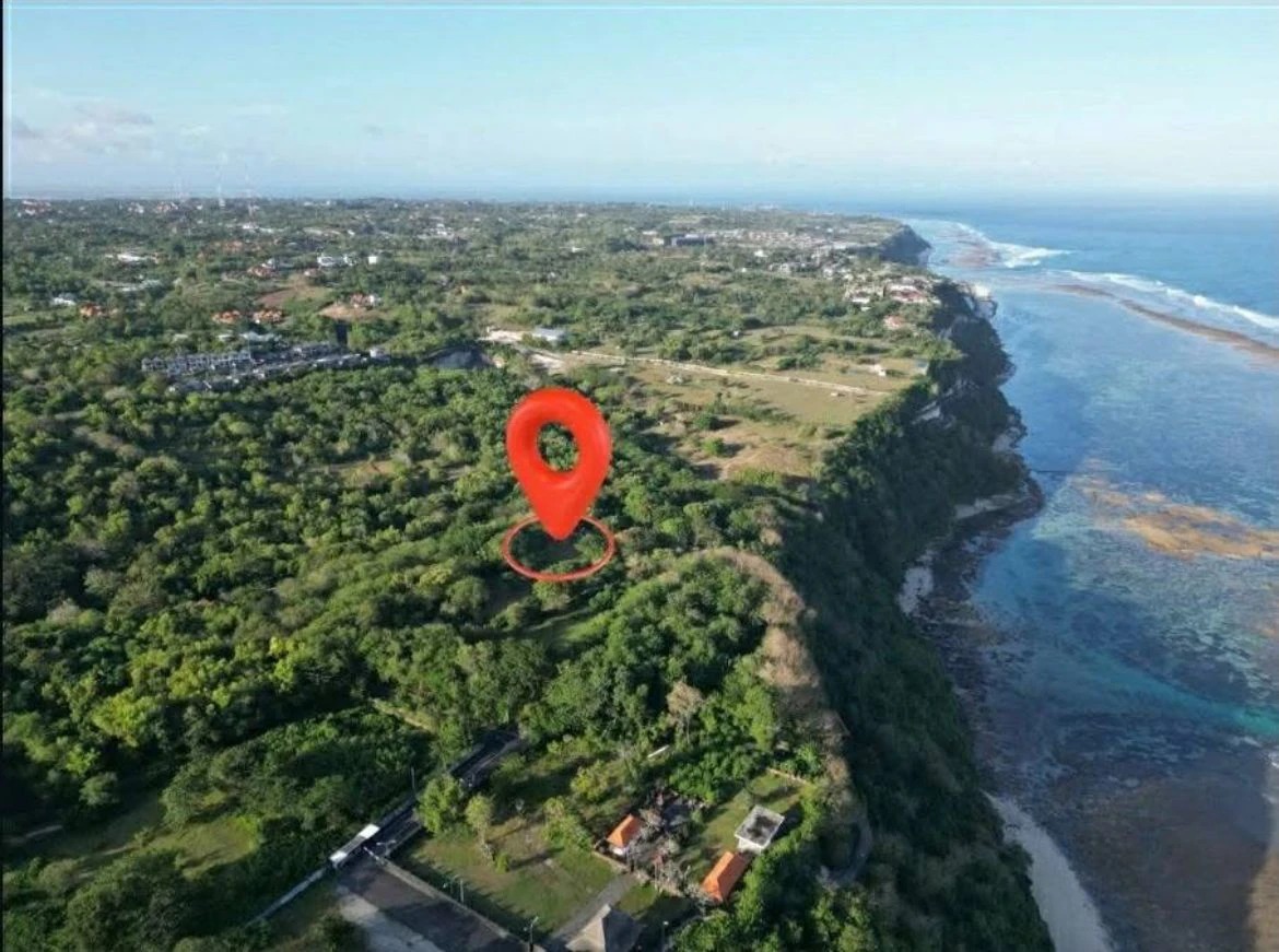 Freehold Cliff Front Land for Sale
