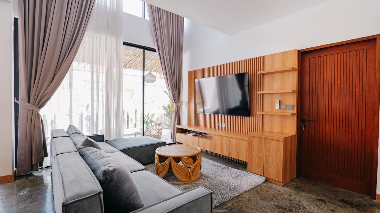 2BR VILLA IN UMALAS FOR LEASE (2UM4)