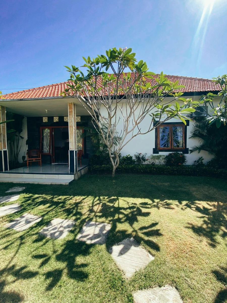1 Room Available in a 2-Bedroom Villa