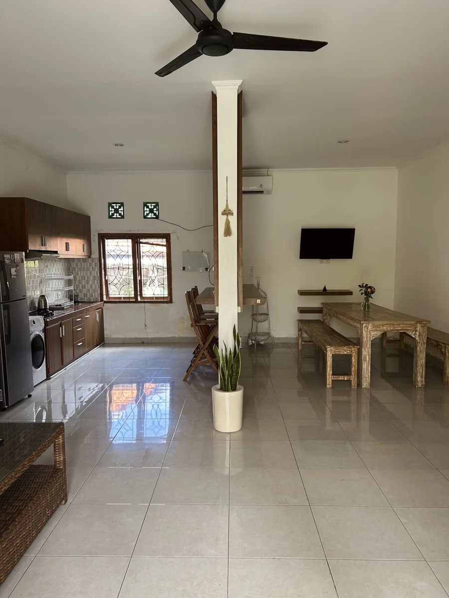 1 Room Available in a 2-Bedroom Villa