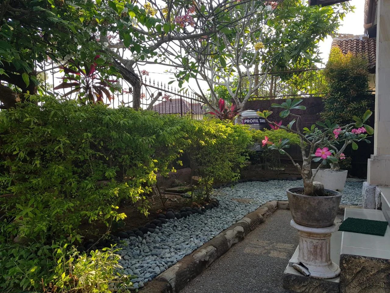 House in Mumbul