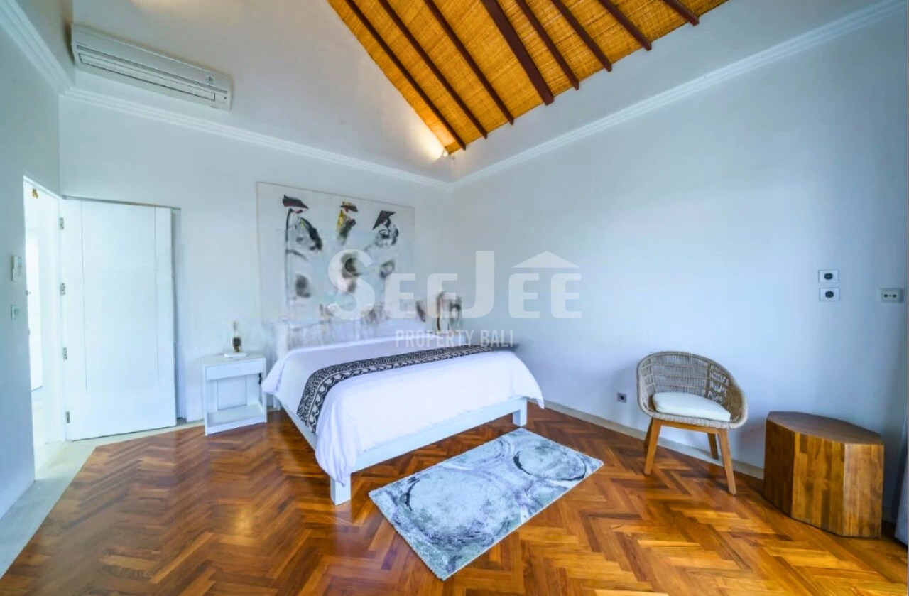 FREEHOLD VILLA IN TUKA CANGGU