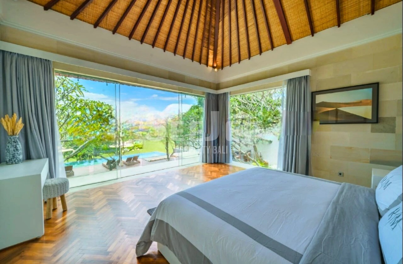 FREEHOLD VILLA IN TUKA CANGGU