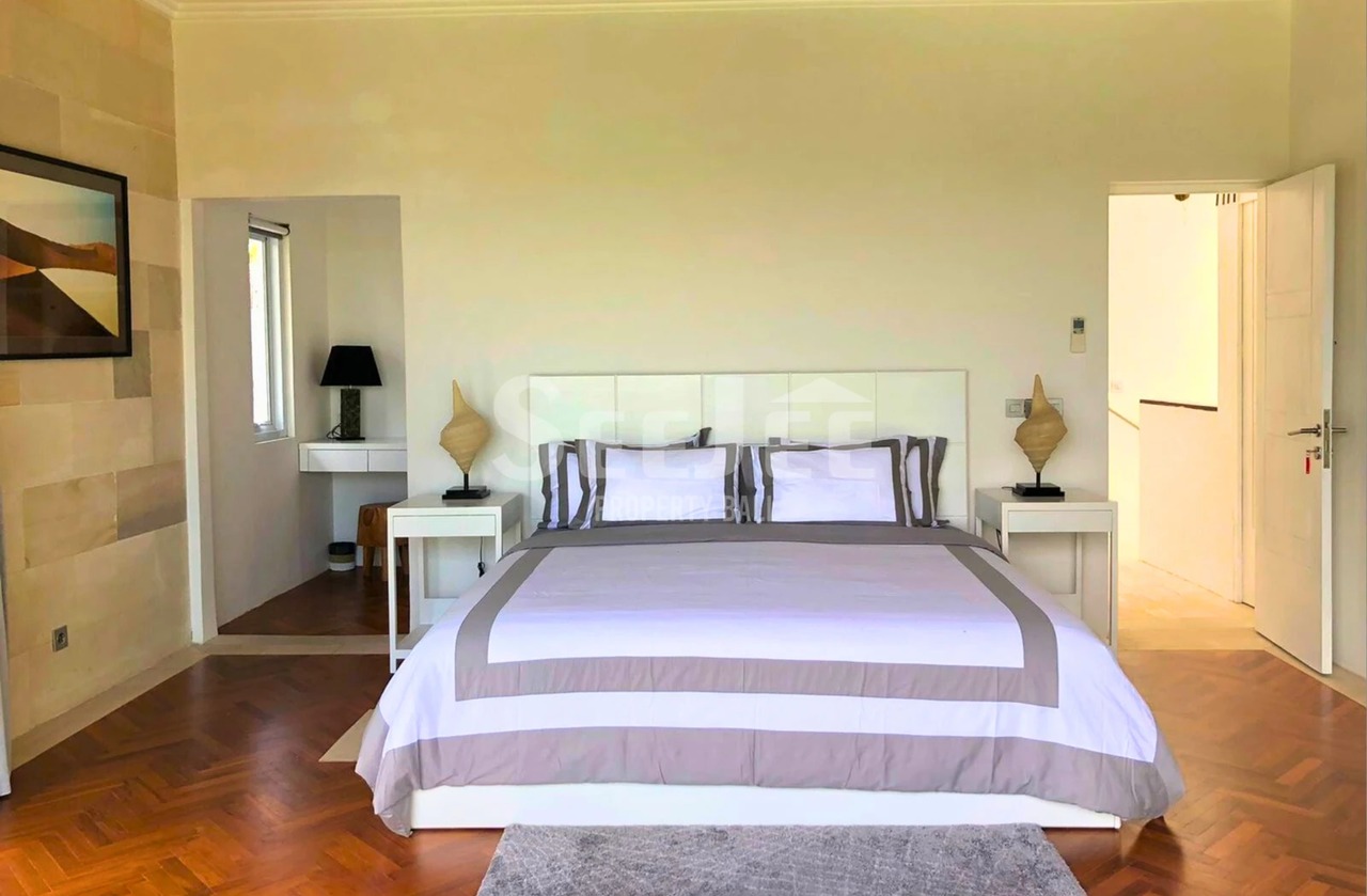 FREEHOLD VILLA IN TUKA CANGGU