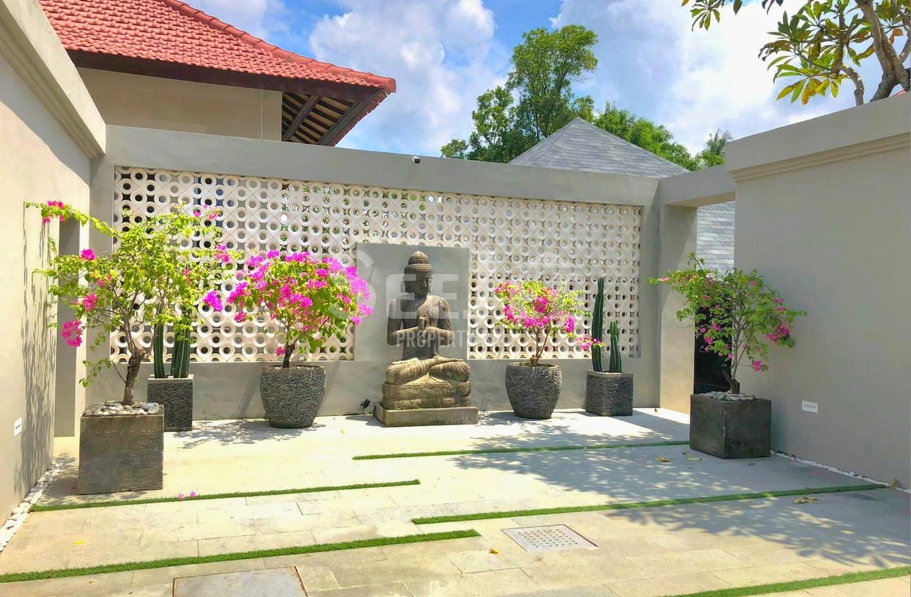 FREEHOLD VILLA IN TUKA CANGGU
