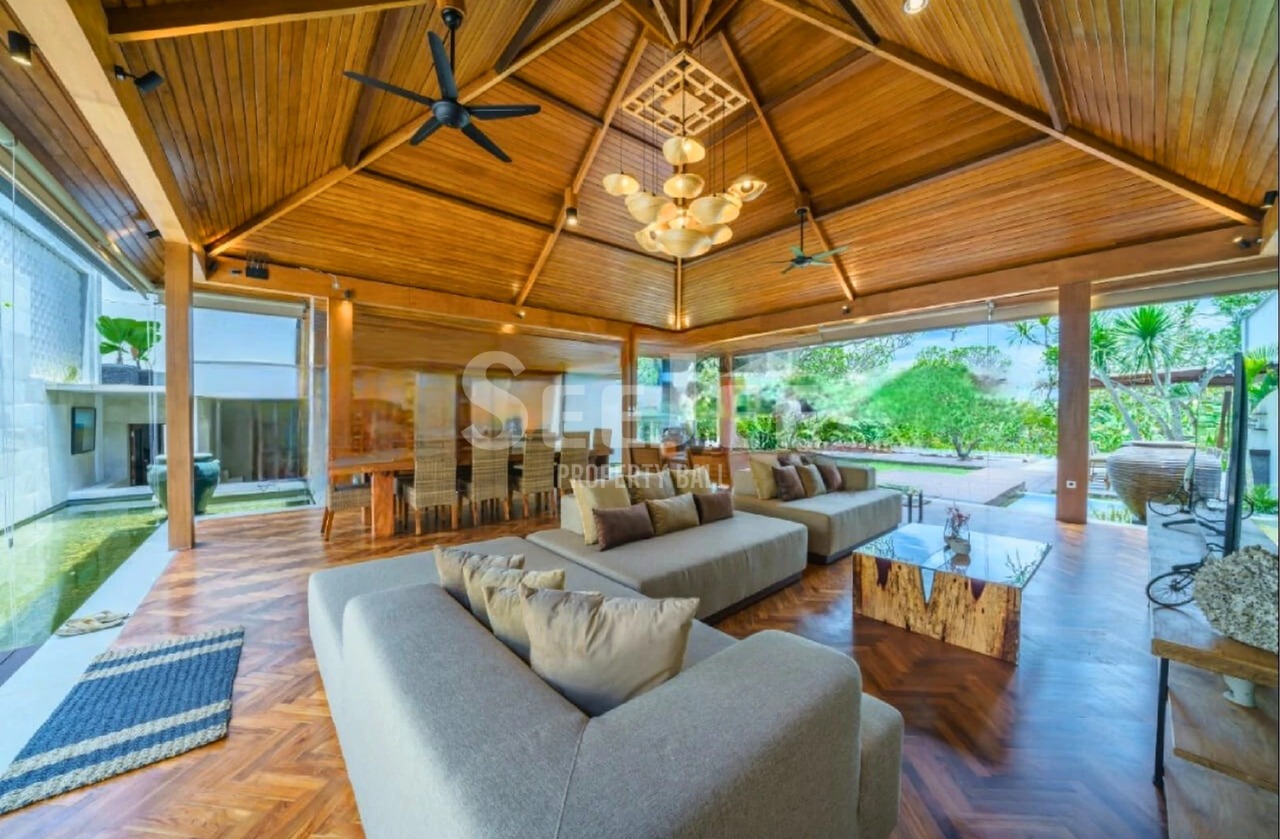 FREEHOLD VILLA IN TUKA CANGGU