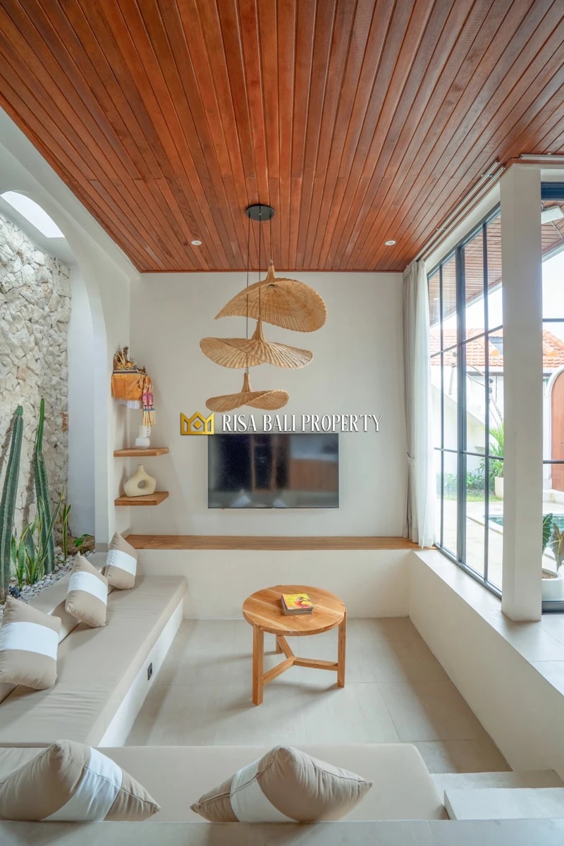 NEWLY BUILT MODERN VILLA