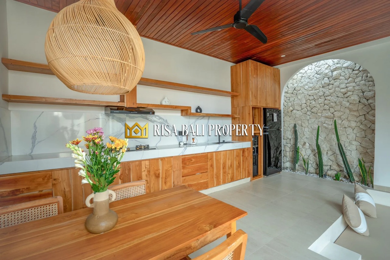 NEWLY BUILT MODERN VILLA