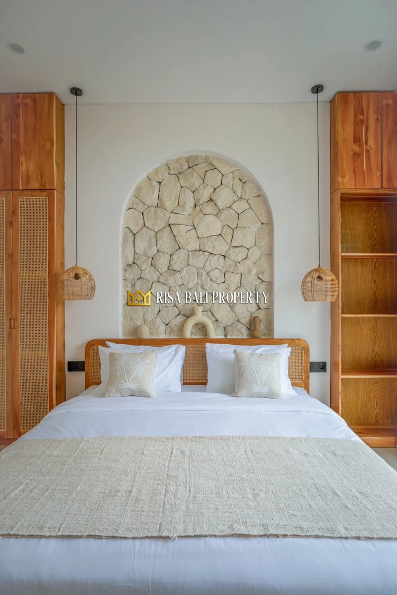 NEWLY BUILT MODERN VILLA