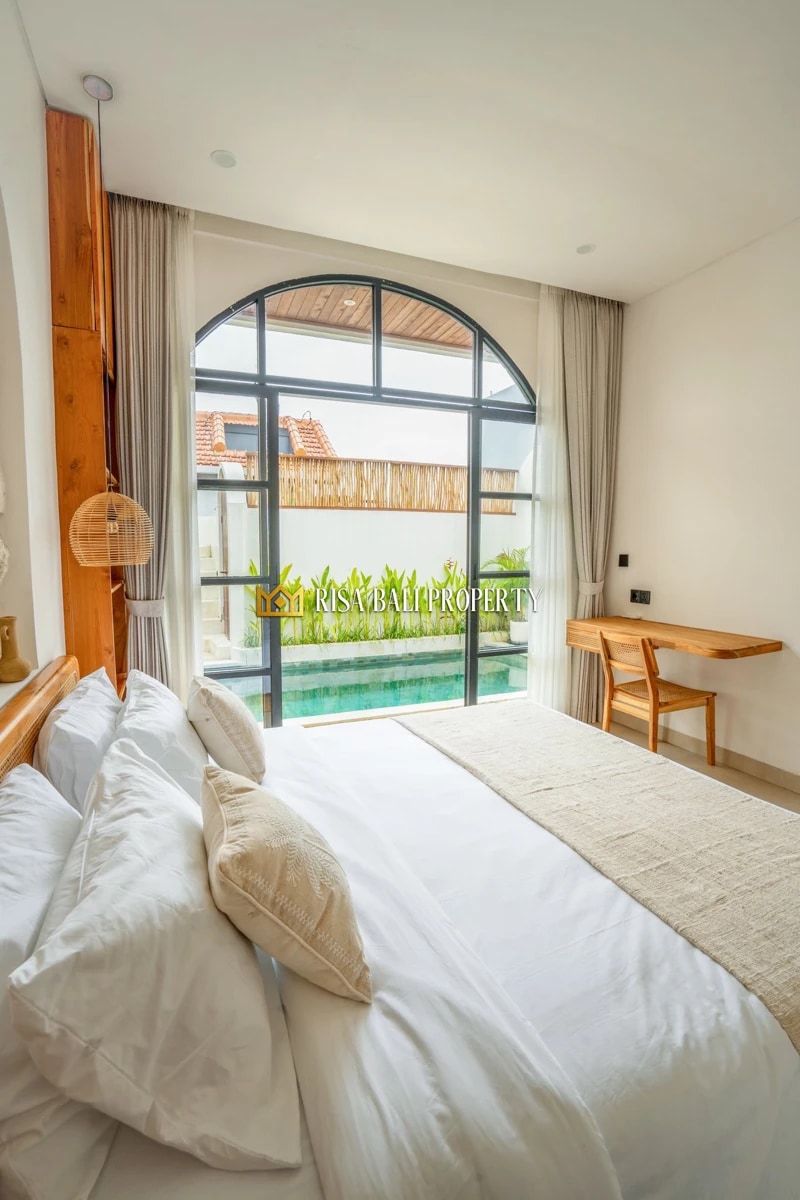 NEWLY BUILT MODERN VILLA