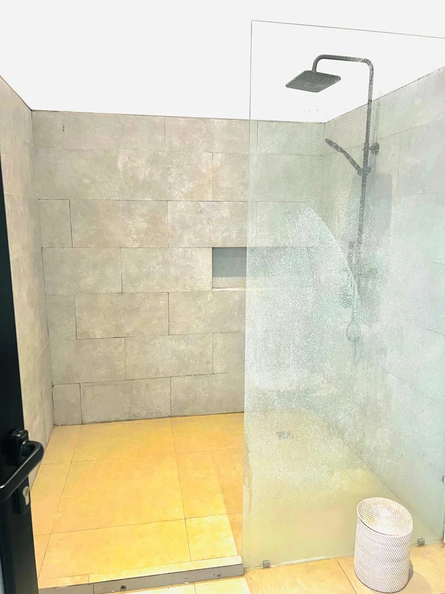 Beachside villa for Rent in parerenan