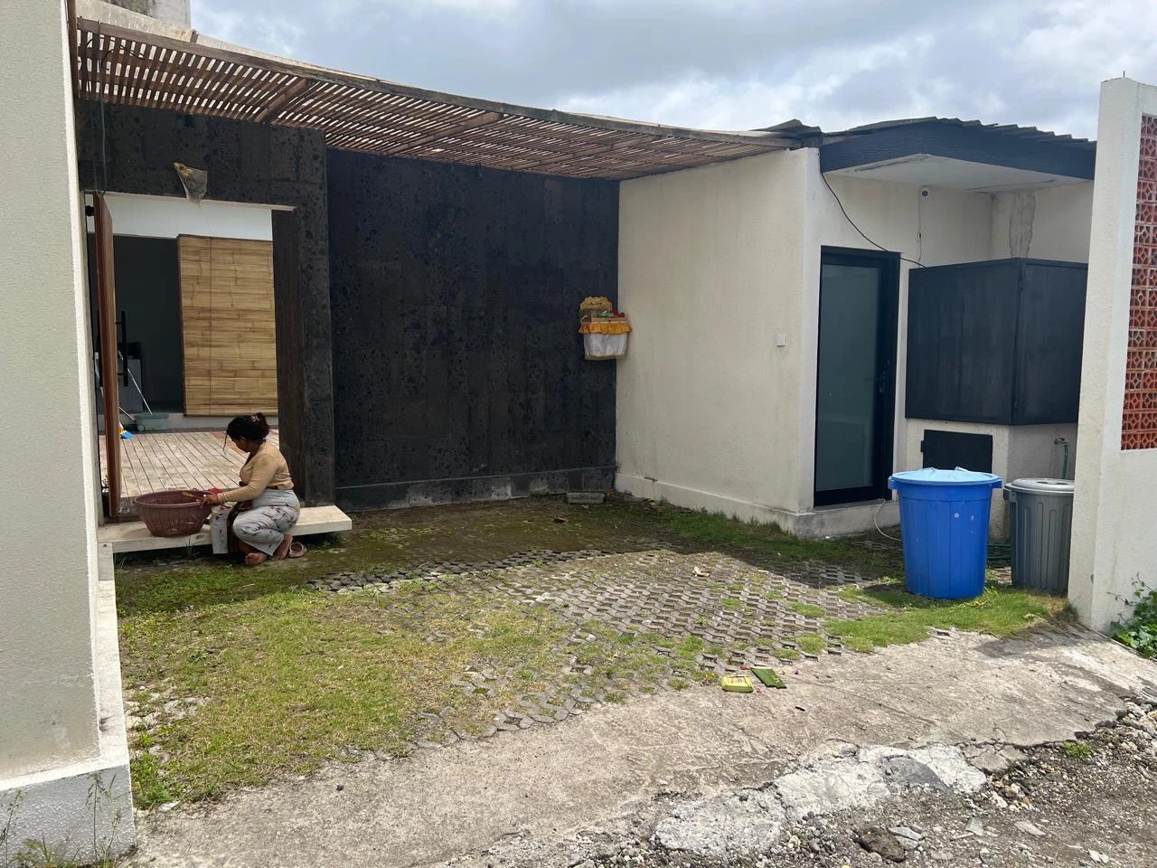 Beachside villa for Rent in parerenan