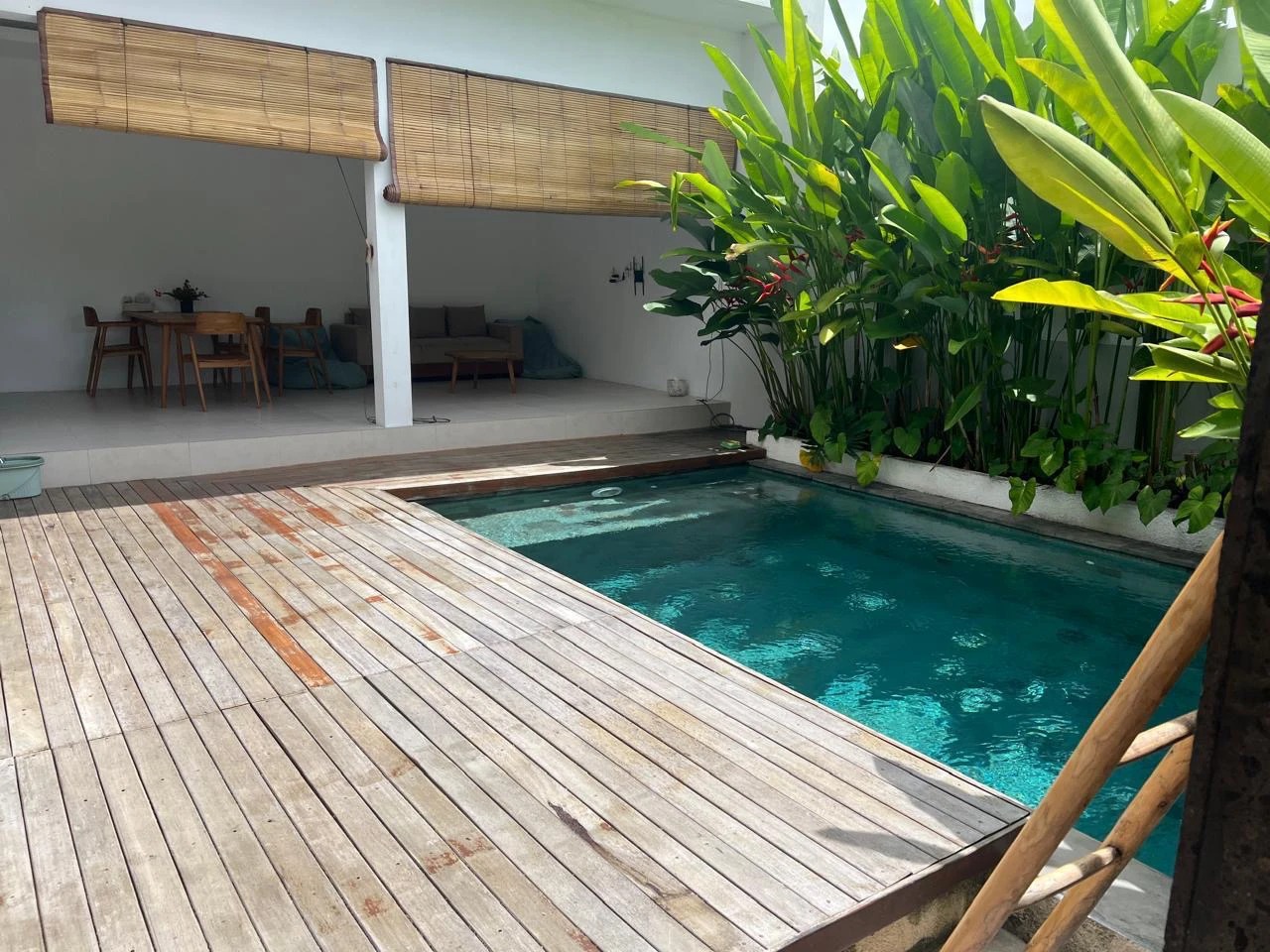 Beachside villa for Rent in parerenan