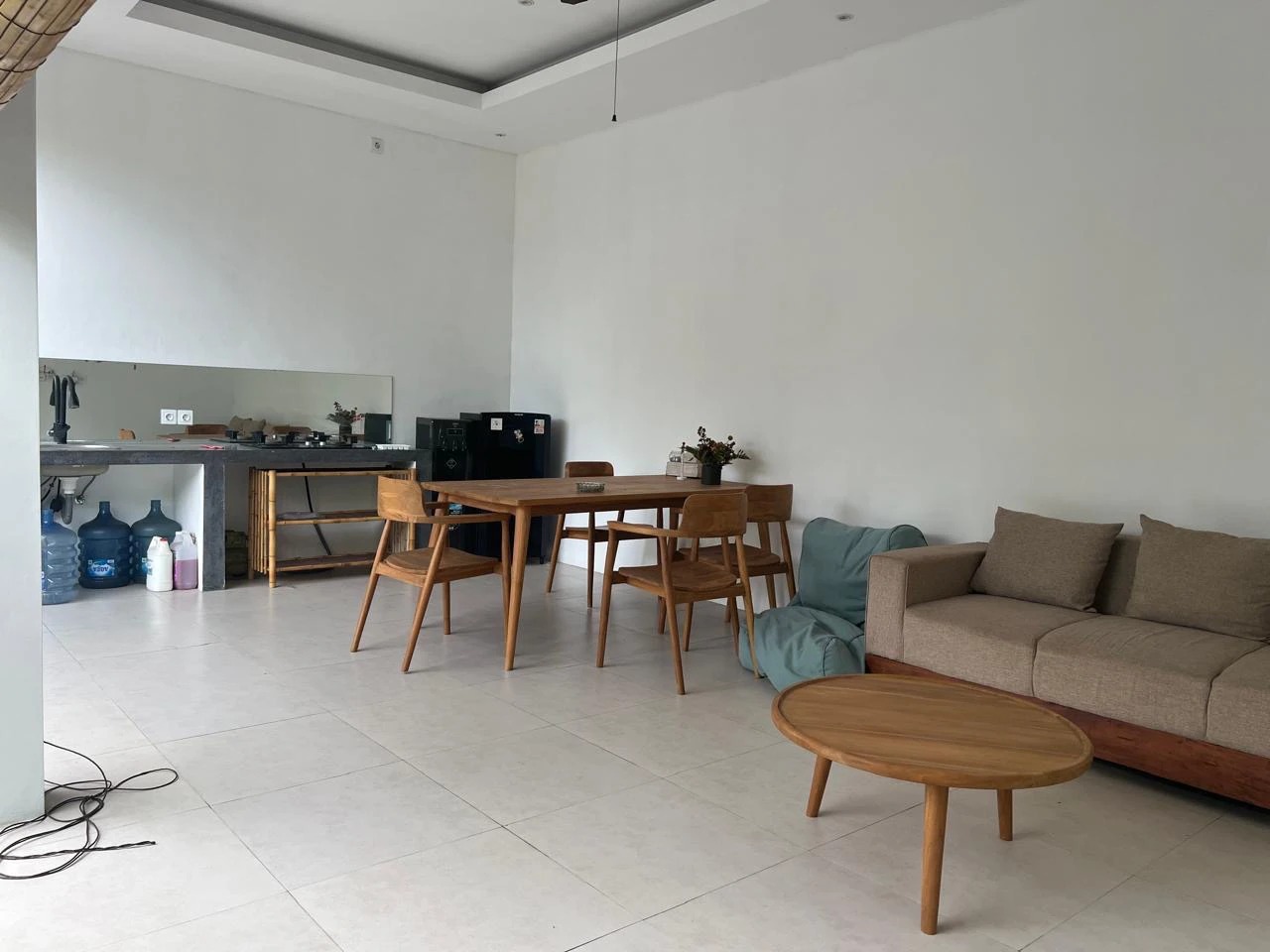 Beachside villa for Rent in parerenan