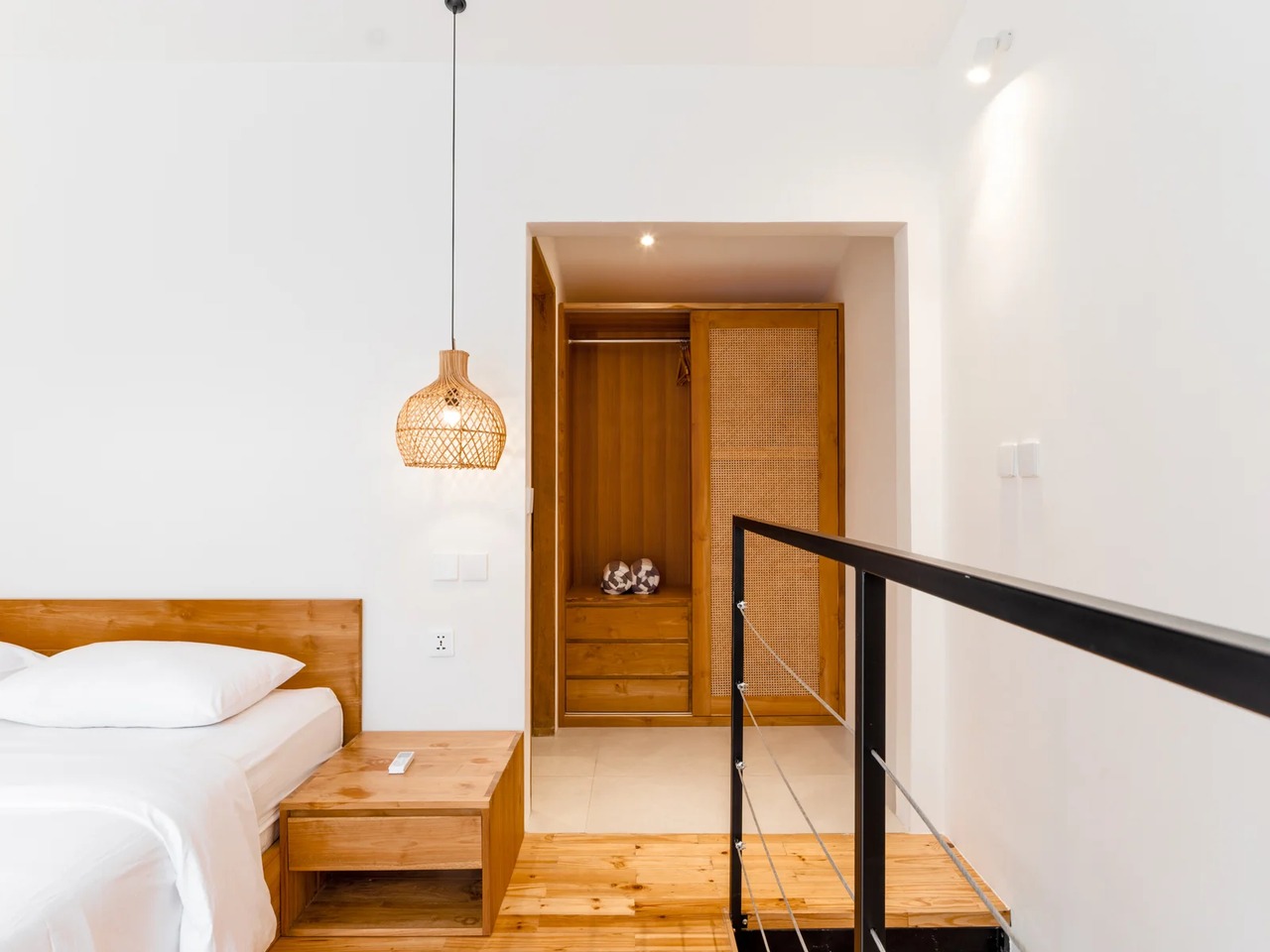 Chic 1BR Loft in Prime Location 