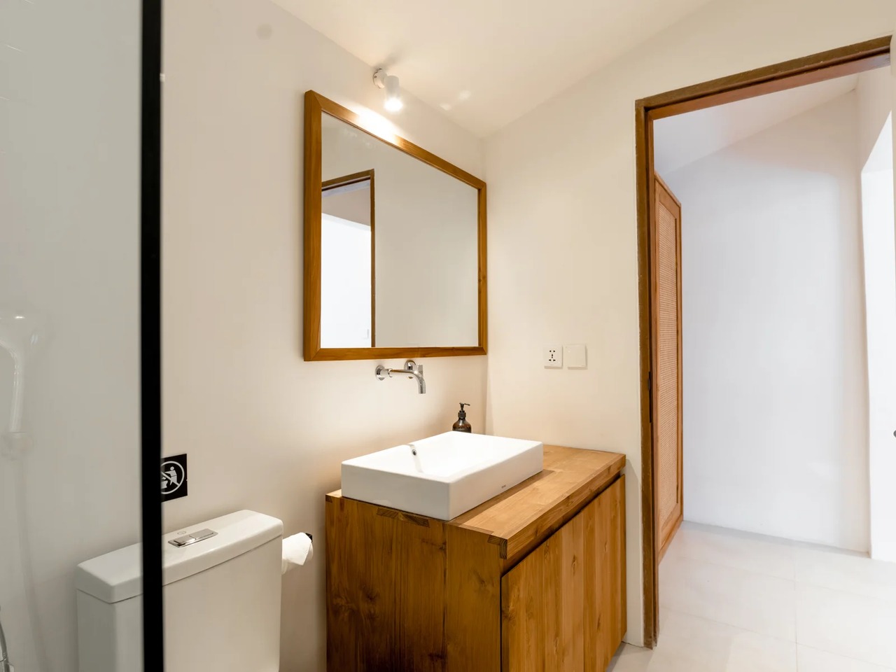 Chic 1BR Loft in Prime Location 