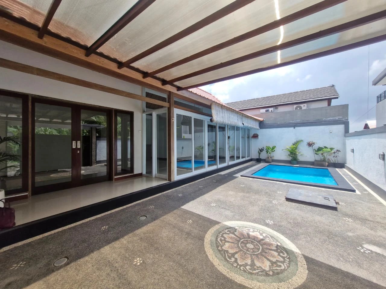 Semi joglo villa for Rent annually 