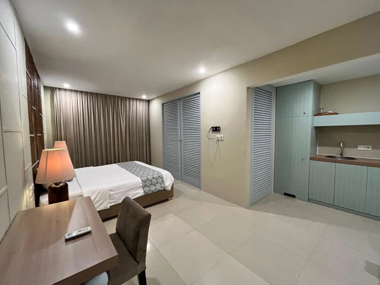 For Sale: Hotel & Villa Complex