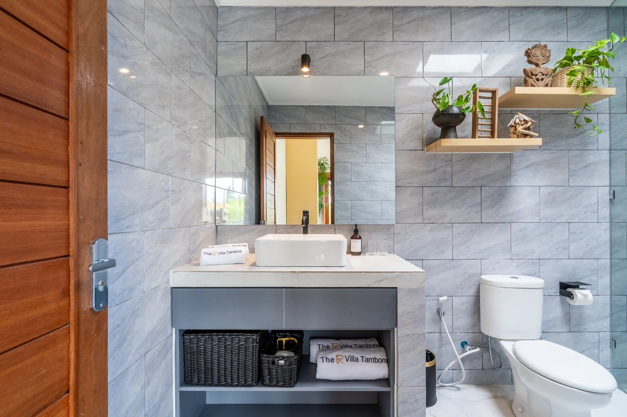 The R Tambora |Stunning 3BR Villa-Canggu