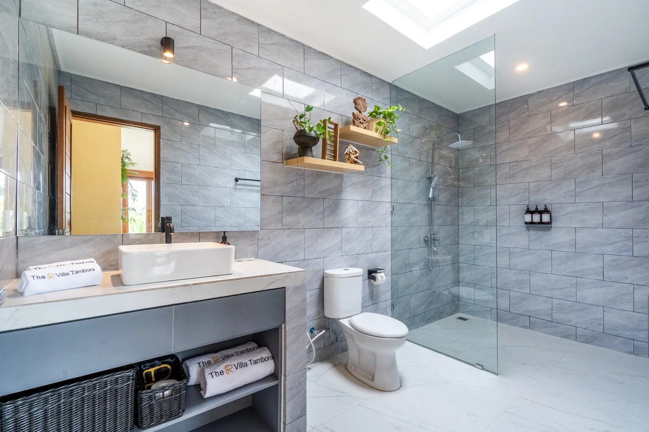 The R Tambora |Stunning 3BR Villa-Canggu