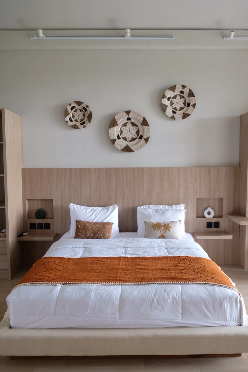 Modern design villa for Rent in parerena