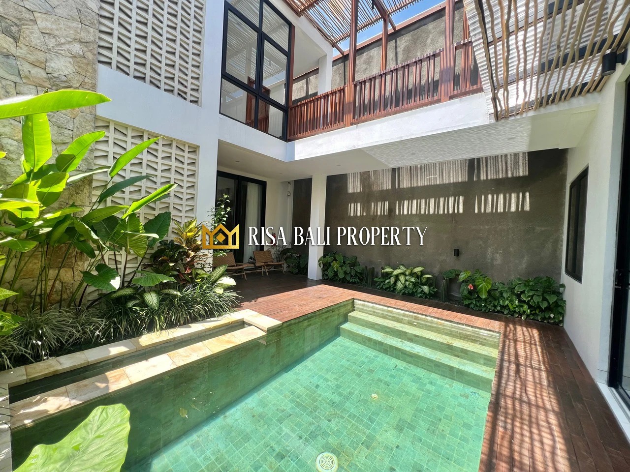 BRAND NEW! CHARMING TROPICAL 3- BEDROOMS