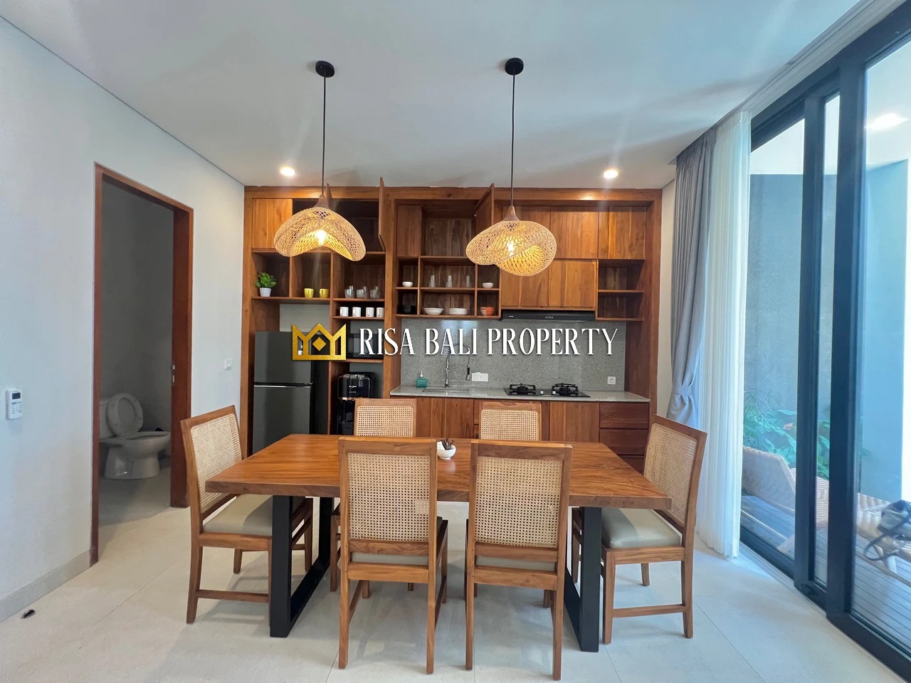 BRAND NEW! CHARMING TROPICAL 3- BEDROOMS