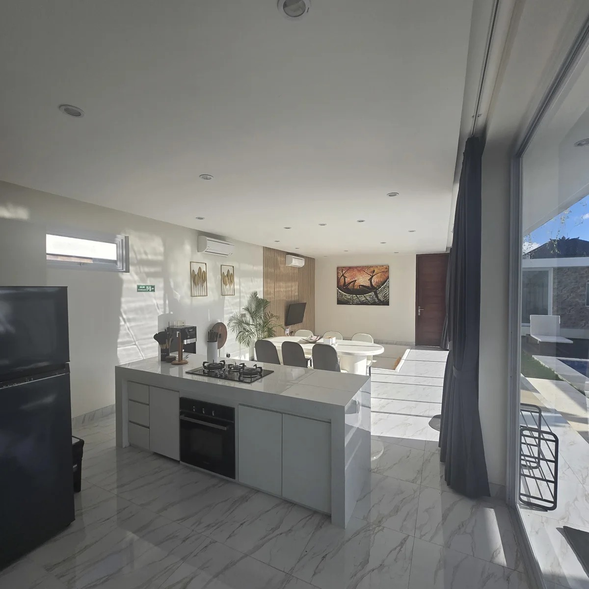 4BR Modern Villa w/ Rooftop & Pool 