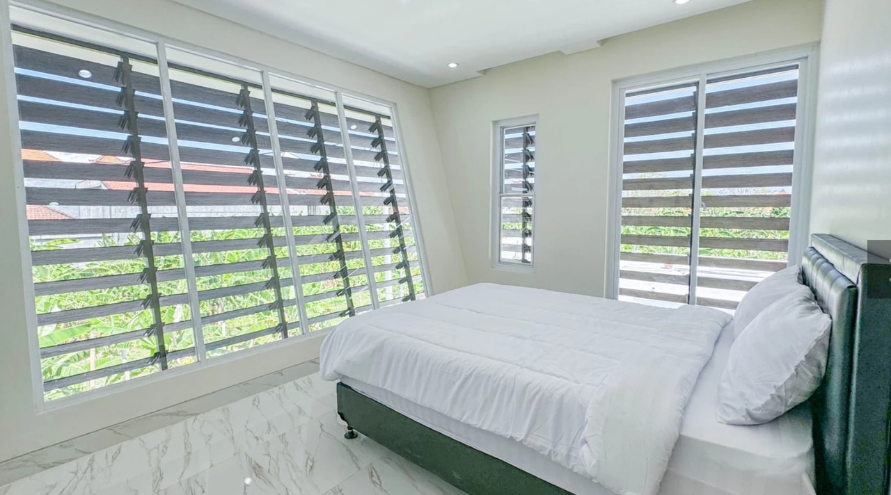 4BR Modern Villa w/ Rooftop & Pool 