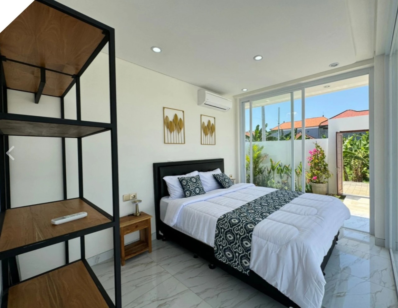 4BR Modern Villa w/ Rooftop & Pool 