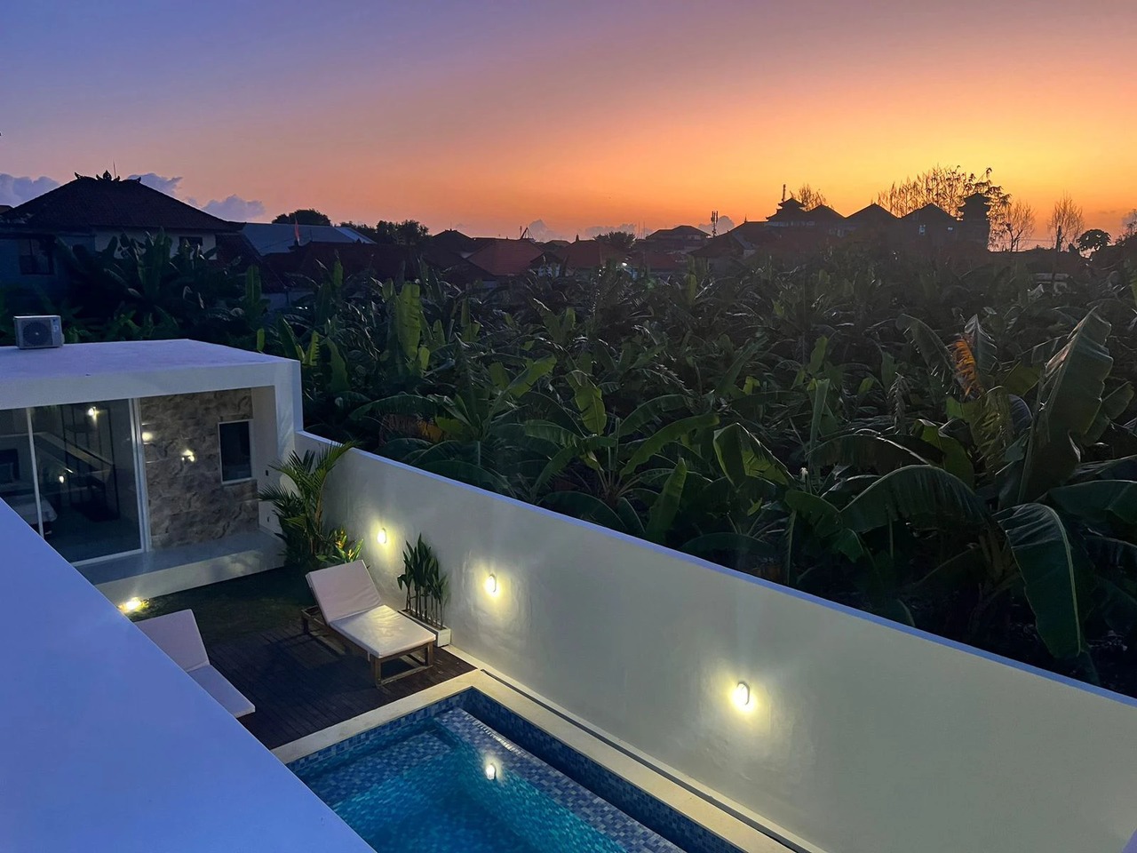 4BR Modern Villa w/ Rooftop & Pool 