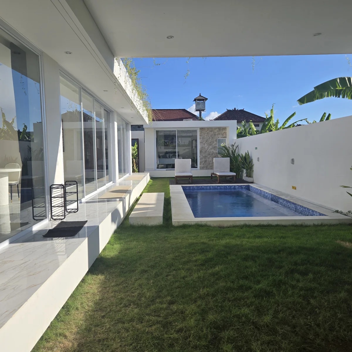 4BR Modern Villa w/ Rooftop & Pool 