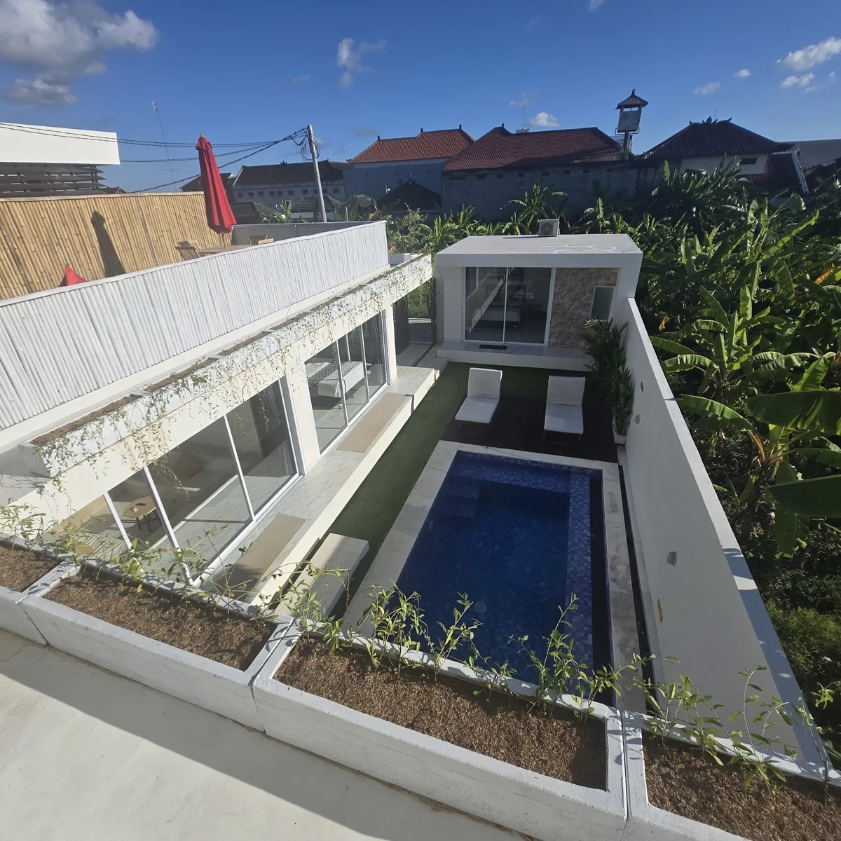 4BR Modern Villa w/ Rooftop & Pool 