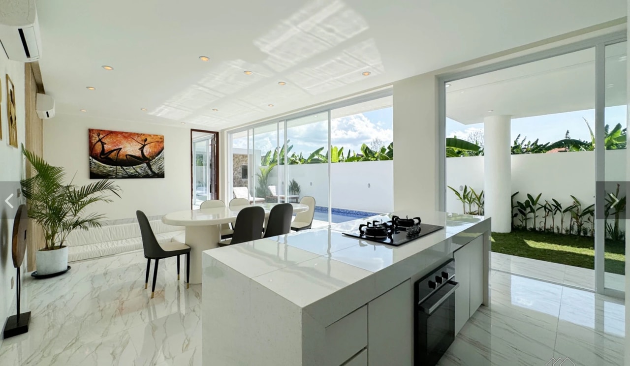4BR Modern Villa w/ Rooftop & Pool 