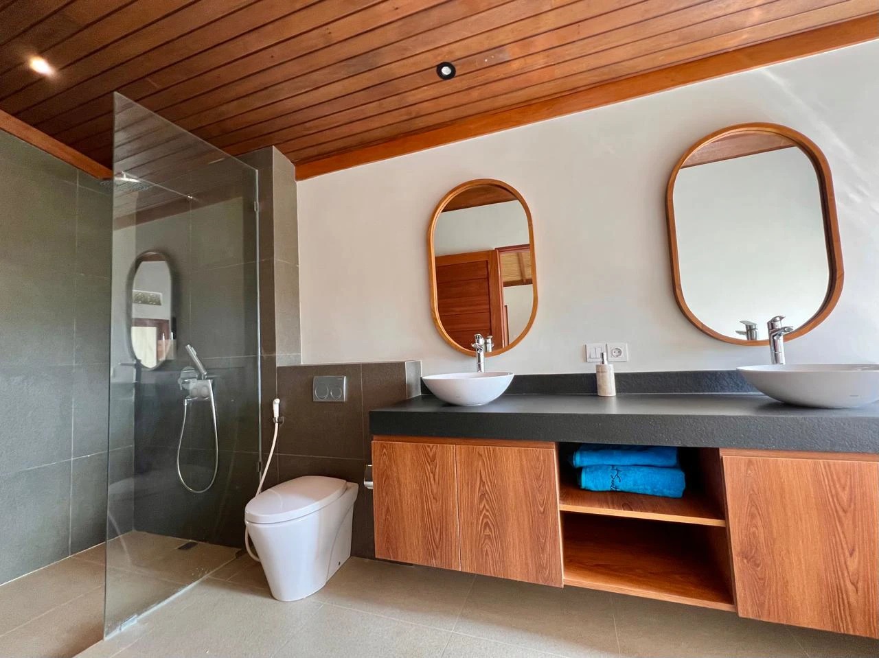 1BR Modern Villa w/ Panoramic Valley