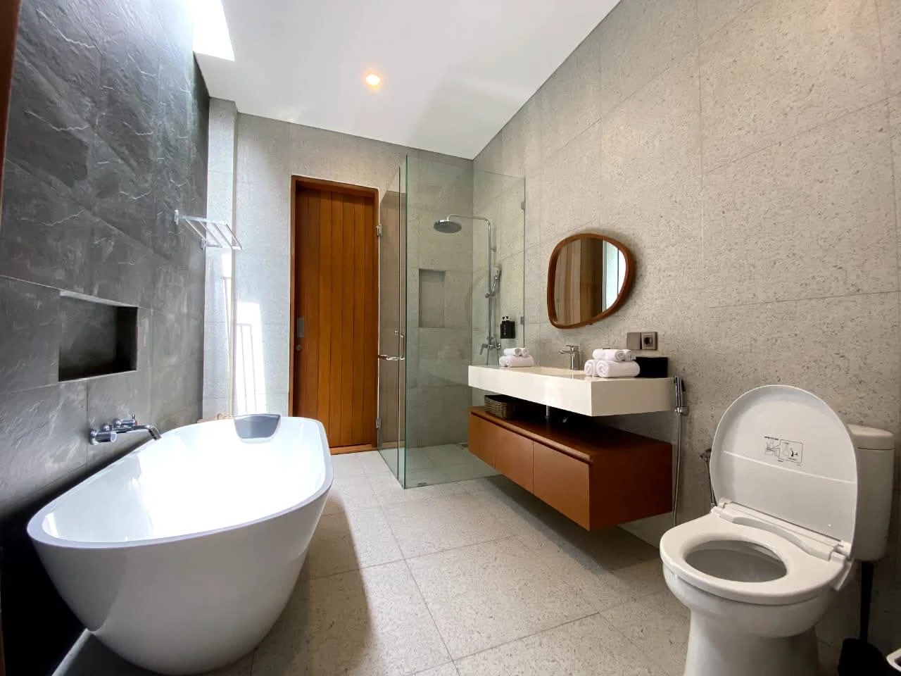 2 BEDROOM VILLA IN BERAWA, IDR 39 MILL