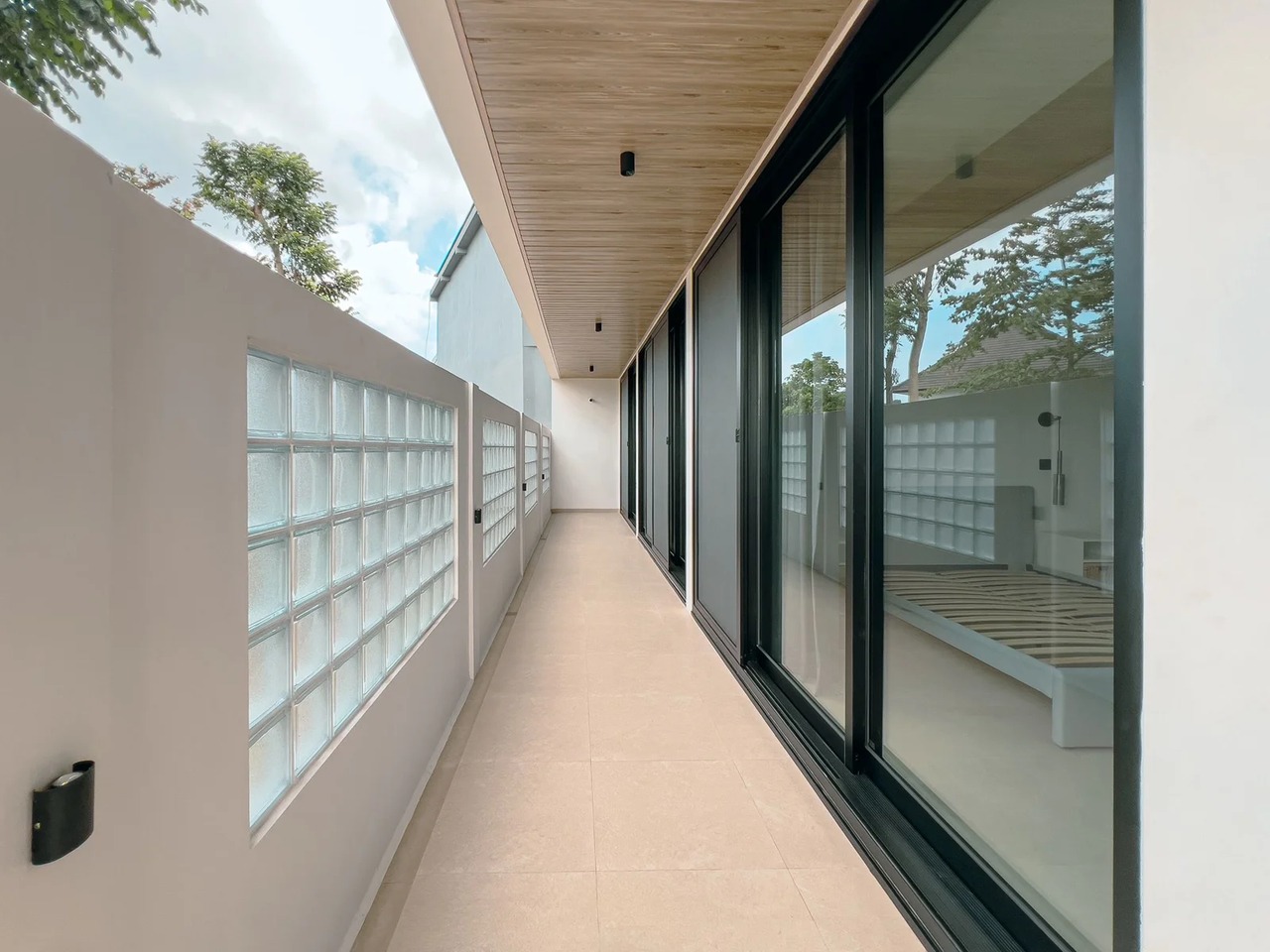 Ultra-Modern 5BR Smart Luxury Villa