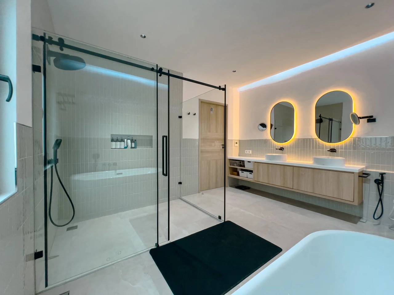 Ultra-Modern 5BR Smart Luxury Villa